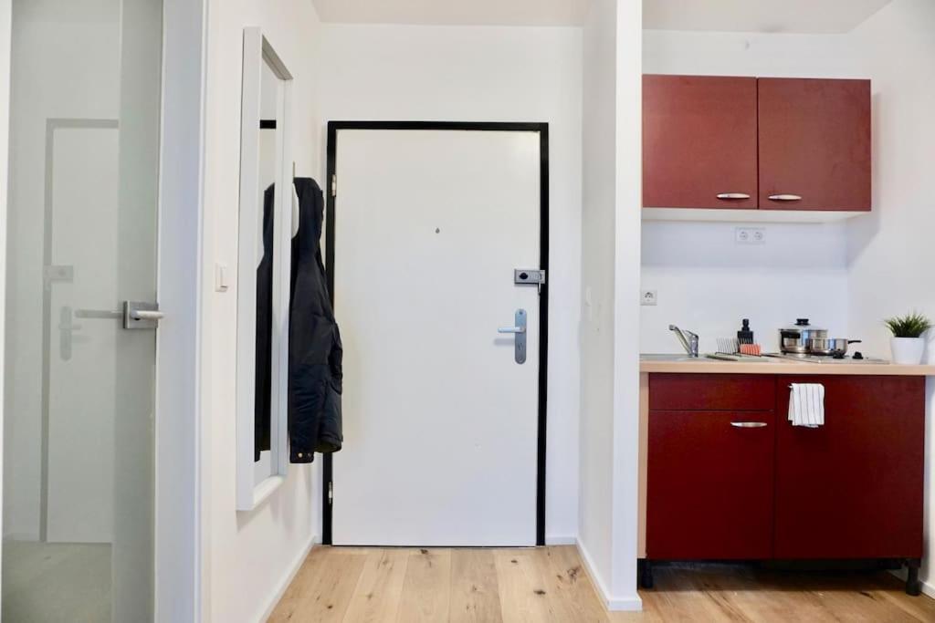 קרלסרוהה Neu Modernes Apartment In Top Lage, Free Parking Max 1,65M Hoehe Und 1,8M Breite מראה חיצוני תמונה