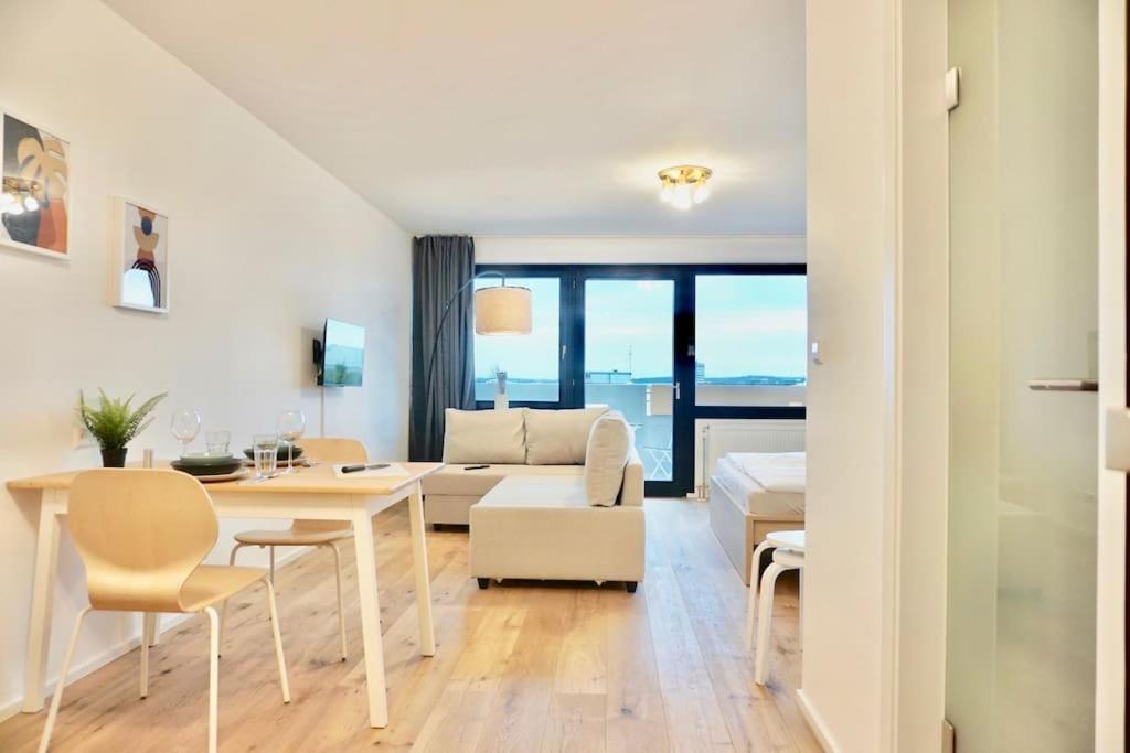 קרלסרוהה Neu Modernes Apartment In Top Lage, Free Parking Max 1,65M Hoehe Und 1,8M Breite מראה חיצוני תמונה