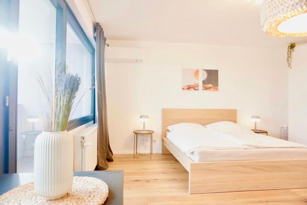 קרלסרוהה Neu Modernes Apartment In Top Lage, Free Parking Max 1,65M Hoehe Und 1,8M Breite מראה חיצוני תמונה
