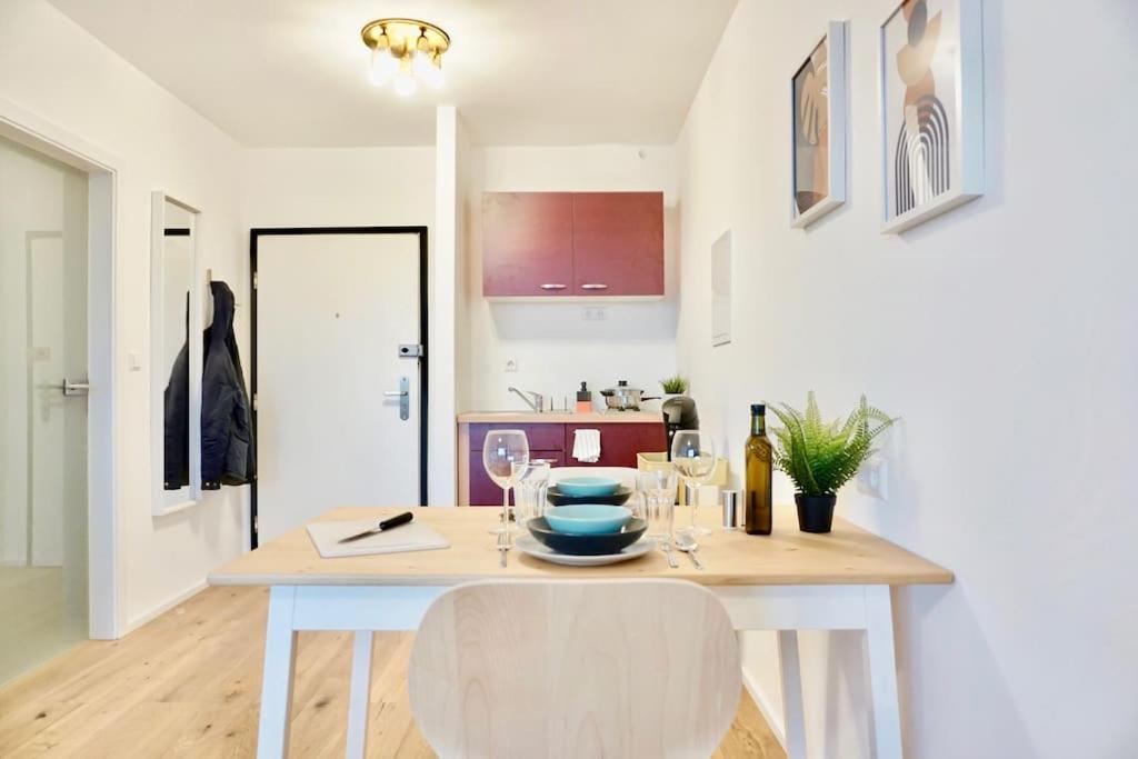 קרלסרוהה Neu Modernes Apartment In Top Lage, Free Parking Max 1,65M Hoehe Und 1,8M Breite מראה חיצוני תמונה