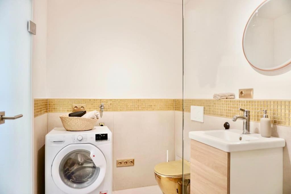 קרלסרוהה Neu Modernes Apartment In Top Lage, Free Parking Max 1,65M Hoehe Und 1,8M Breite מראה חיצוני תמונה