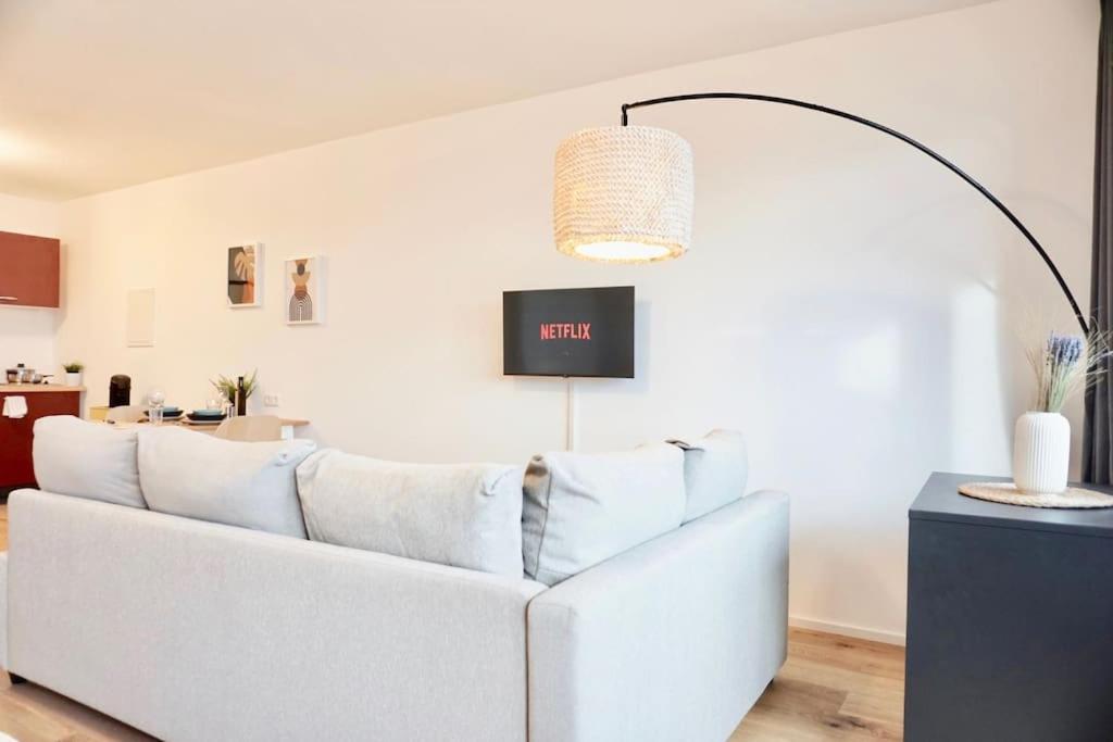 קרלסרוהה Neu Modernes Apartment In Top Lage, Free Parking Max 1,65M Hoehe Und 1,8M Breite מראה חיצוני תמונה