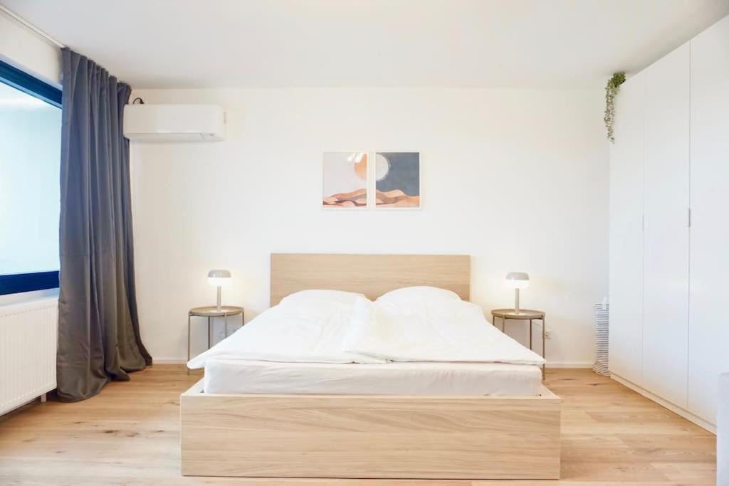 קרלסרוהה Neu Modernes Apartment In Top Lage, Free Parking Max 1,65M Hoehe Und 1,8M Breite מראה חיצוני תמונה