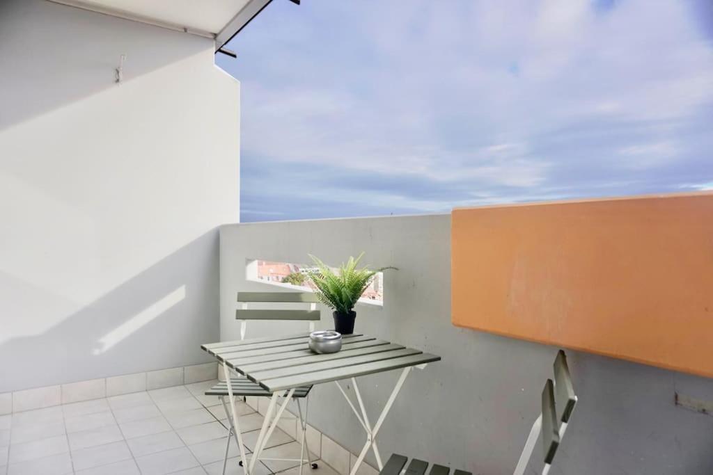 קרלסרוהה Neu Modernes Apartment In Top Lage, Free Parking Max 1,65M Hoehe Und 1,8M Breite מראה חיצוני תמונה