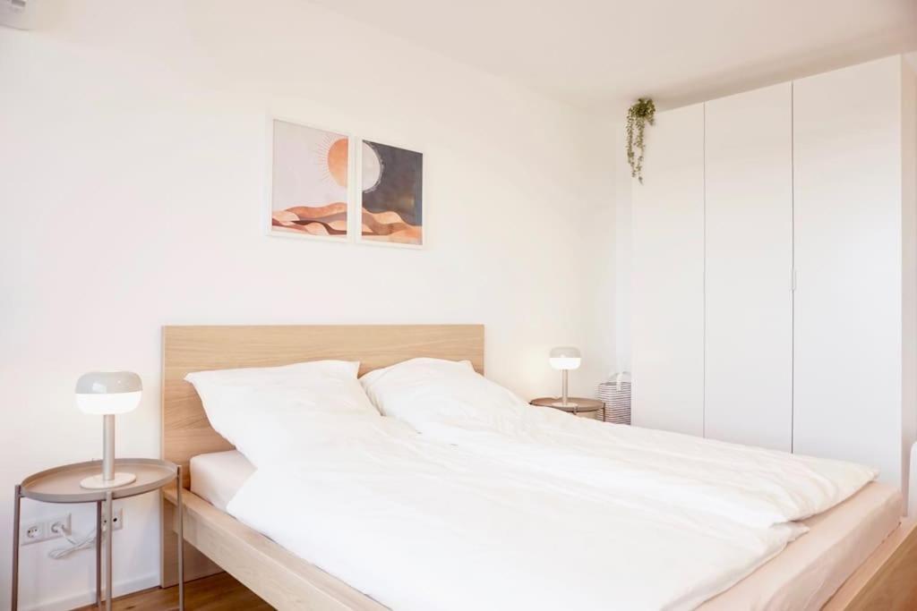קרלסרוהה Neu Modernes Apartment In Top Lage, Free Parking Max 1,65M Hoehe Und 1,8M Breite מראה חיצוני תמונה