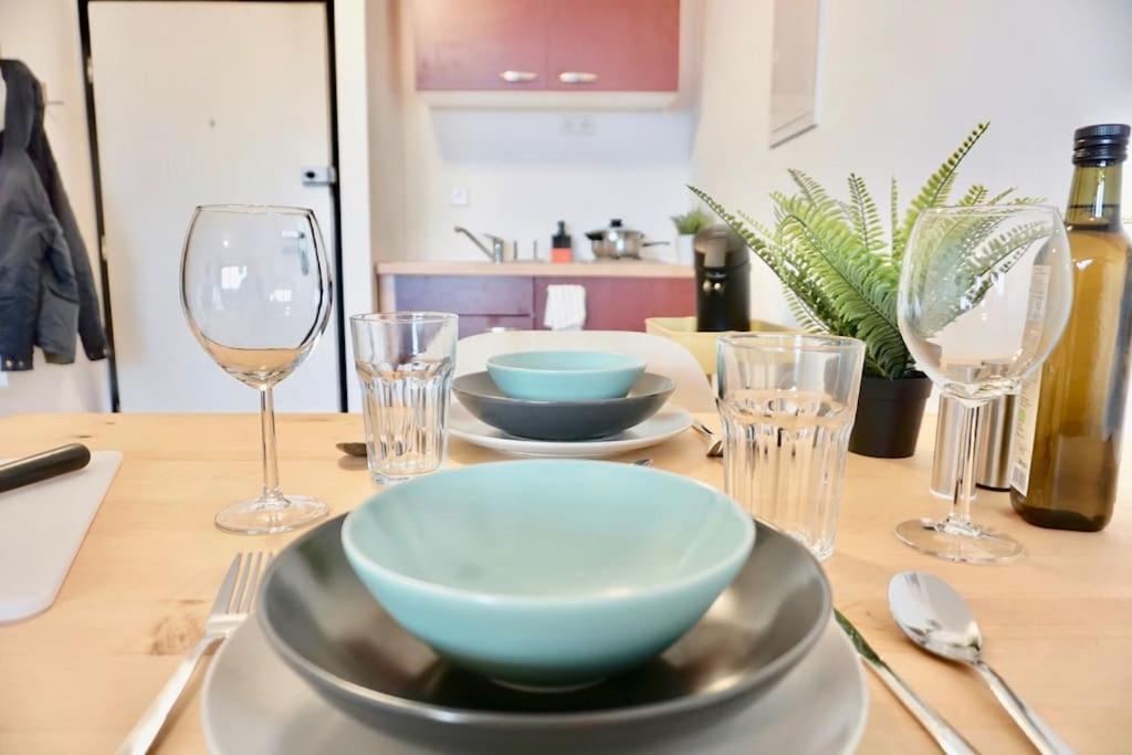 קרלסרוהה Neu Modernes Apartment In Top Lage, Free Parking Max 1,65M Hoehe Und 1,8M Breite מראה חיצוני תמונה